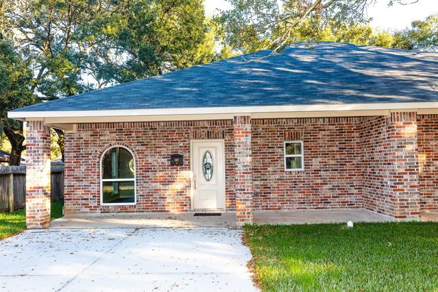507 E Foley Street, Alvin, TX 77511