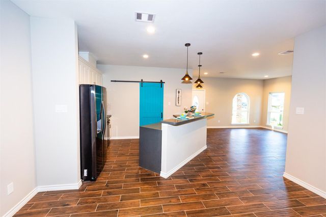 507 E Foley Street, Alvin, TX 77511