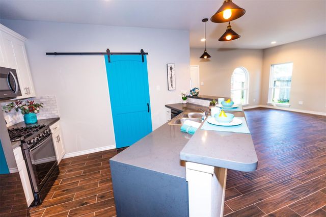 507 E Foley Street, Alvin, TX 77511