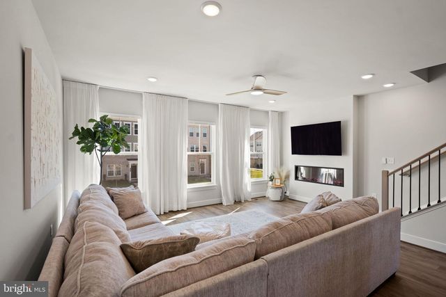 17307 TURNSTONE DR, Dumfries, VA 22026