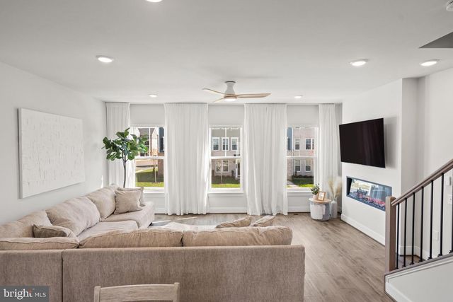 17307 TURNSTONE DR, Dumfries, VA 22026