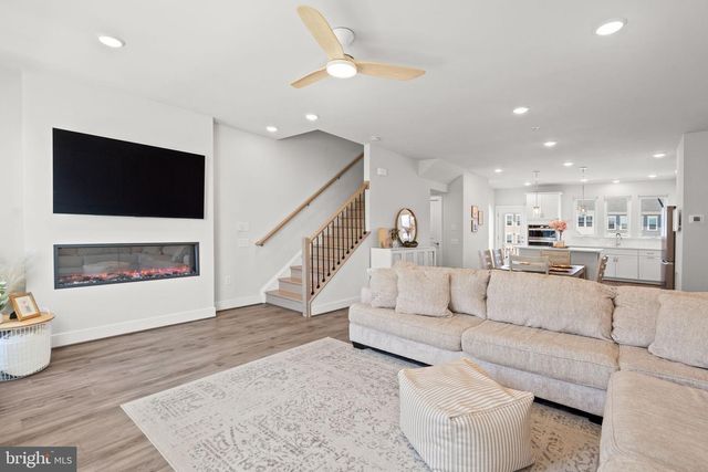 17307 TURNSTONE DR, Dumfries, VA 22026