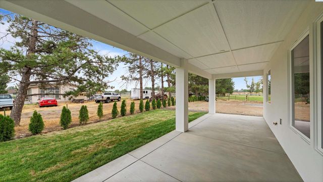 215622 E Sr 397, Kennewick, WA 99337