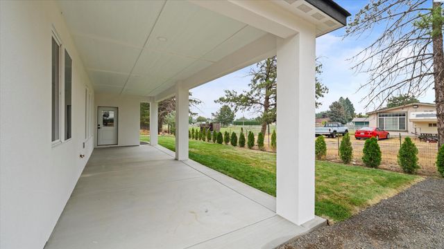 215622 E Sr 397, Kennewick, WA 99337