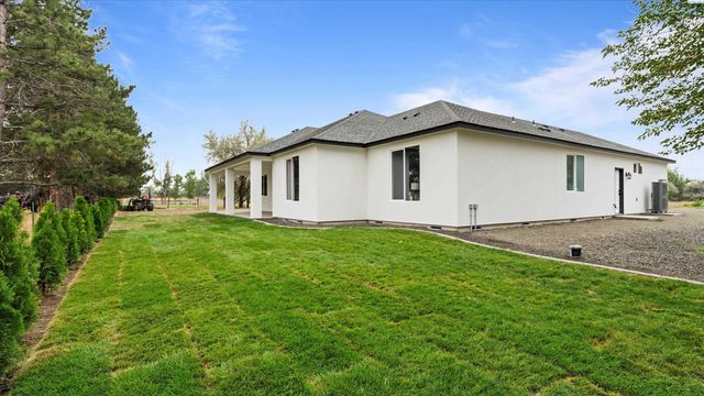 215622 E Sr 397, Kennewick, WA 99337