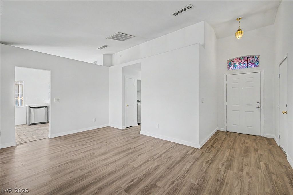1704 Crystal Chimes Drive, Las Vegas, NV 89106 — photo 2