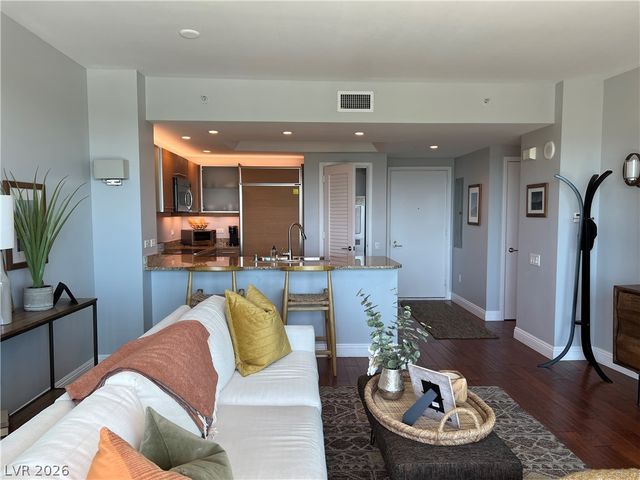 322 Karen Avenue 805, Las Vegas, NV 89109