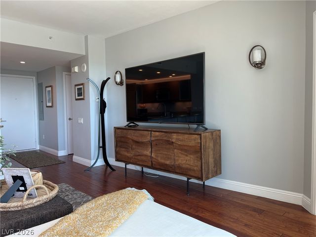 322 Karen Avenue 805, Las Vegas, NV 89109