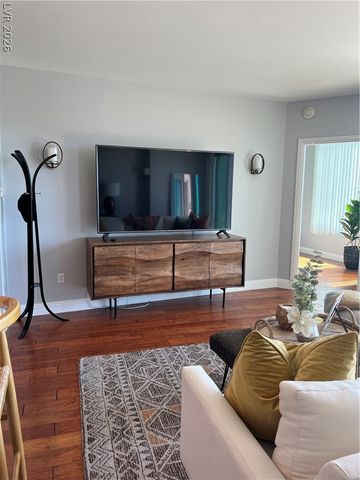 322 Karen Avenue 805, Las Vegas, NV 89109