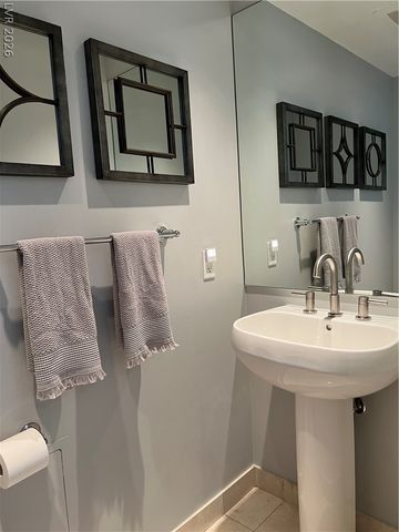 322 Karen Avenue 805, Las Vegas, NV 89109