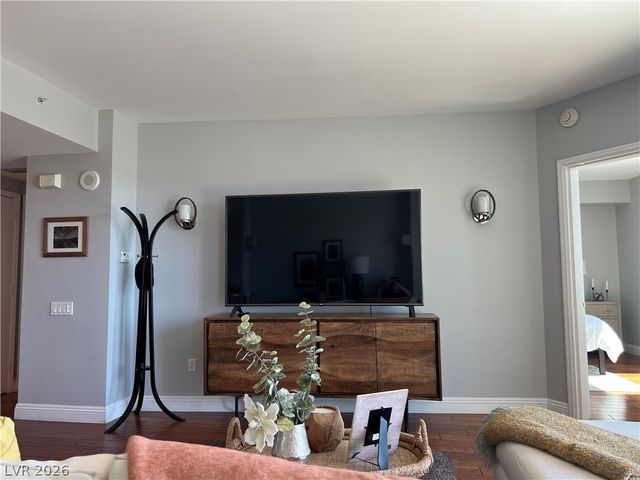 322 Karen Avenue 805, Las Vegas, NV 89109