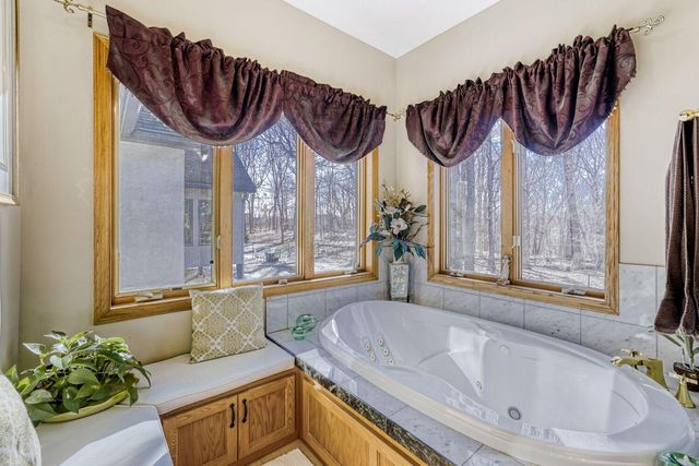 7945 Ranchview Lane N, Maple Grove, MN 55311