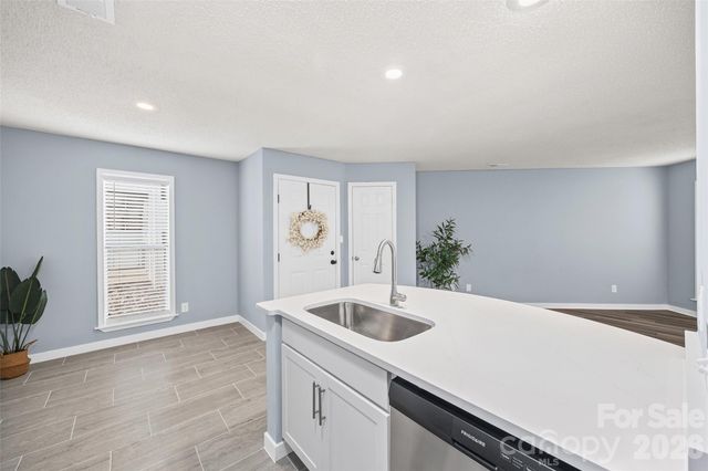 15 Hamiltons Bay Court 937, Clover, SC 29710