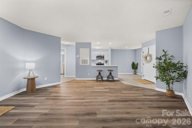 15 Hamiltons Bay Court 937, Clover, SC 29710