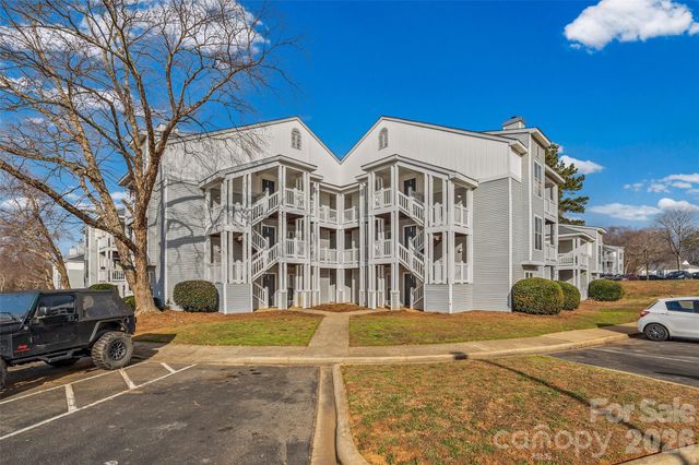 15 Hamiltons Bay Court 937, Clover, SC 29710