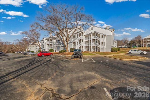 15 Hamiltons Bay Court 937, Clover, SC 29710