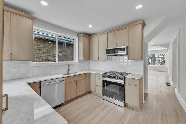 2513 Keystone Avenue, North Riverside, IL 60546