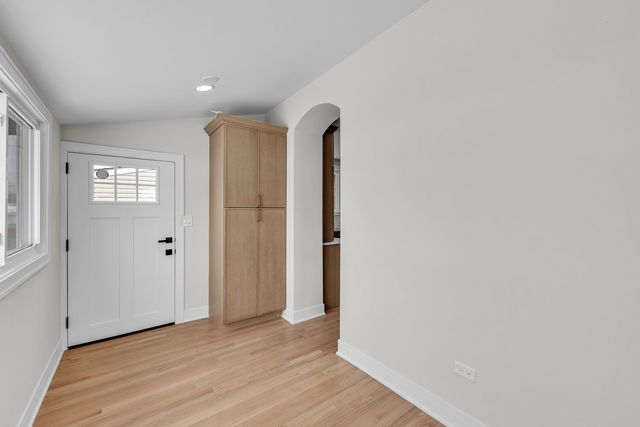 2513 Keystone Avenue, North Riverside, IL 60546