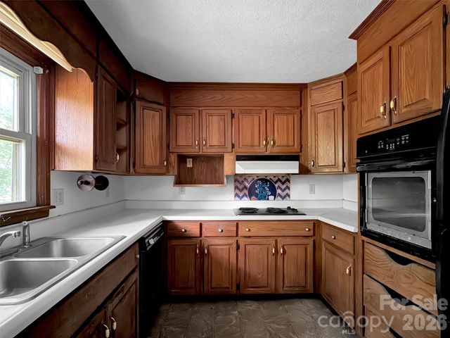 101 Cactus Loop, Sylva, NC 28779