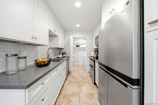7828 Camino Raposa, San Diego, CA 92122