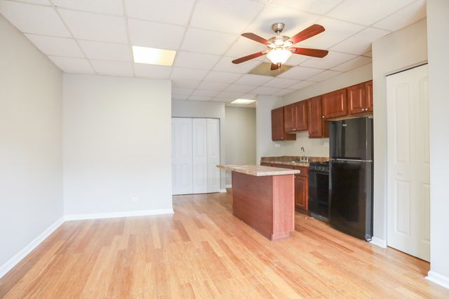 5326 S cornell Avenue 202, Chicago, IL 60615