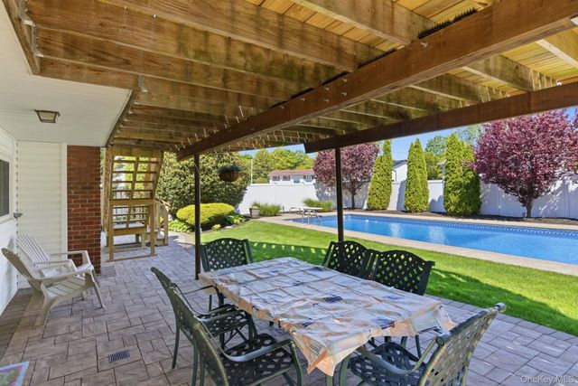 243 N Delaware Avenue, North Massapequa, NY 11758