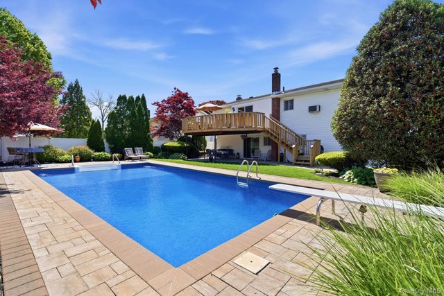 243 N Delaware Avenue, North Massapequa, NY 11758