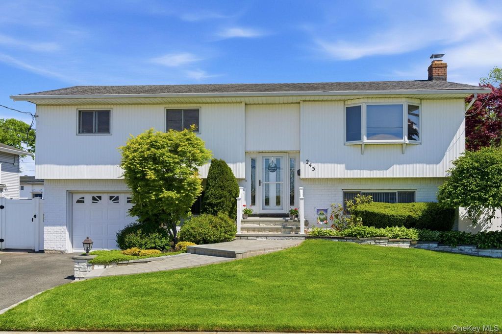 243 N Delaware Avenue, North Massapequa, NY 11758
