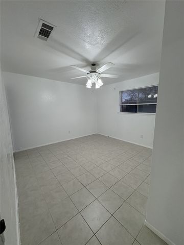 1812 Redwood Street, Arlington, TX 76014