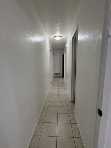 1812 Redwood Street, Arlington, TX 76014