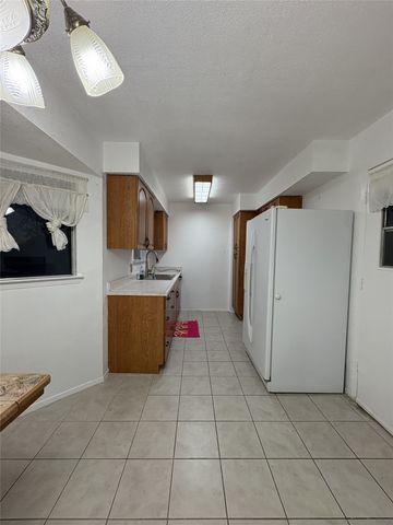 1812 Redwood Street, Arlington, TX 76014