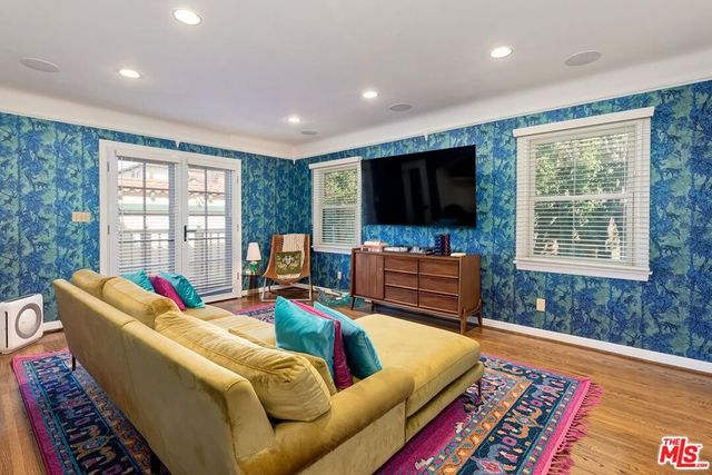 10575 Cushdon Avenue, Los Angeles, CA 90064