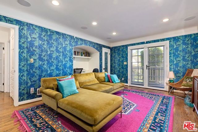 10575 Cushdon Avenue, Los Angeles, CA 90064