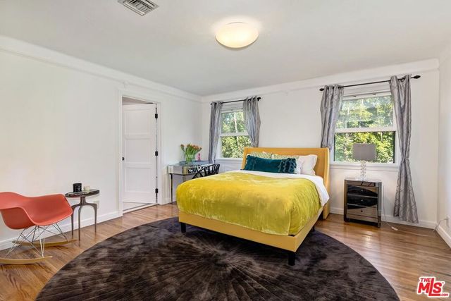 10575 Cushdon Avenue, Los Angeles, CA 90064