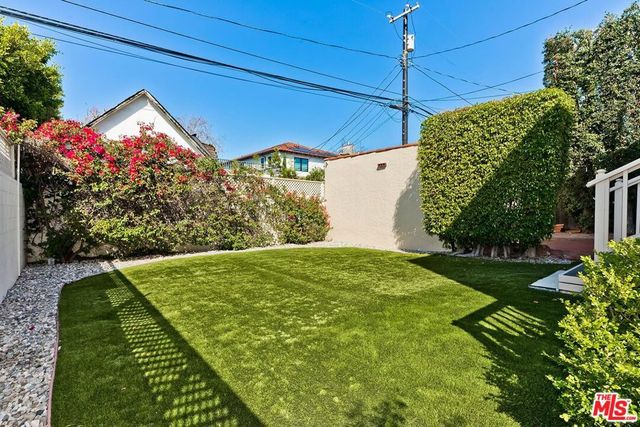 10575 Cushdon Avenue, Los Angeles, CA 90064