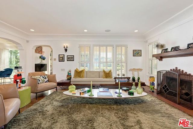 10575 Cushdon Avenue, Los Angeles, CA 90064