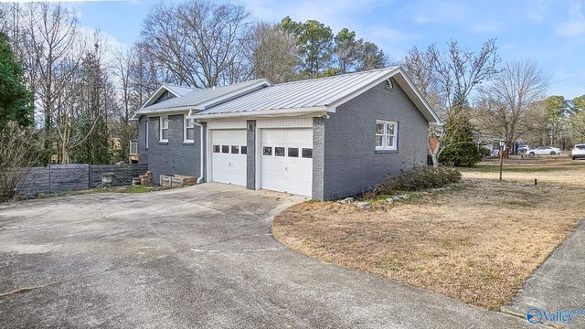 241 Hampton Road, Hartselle, AL 35640