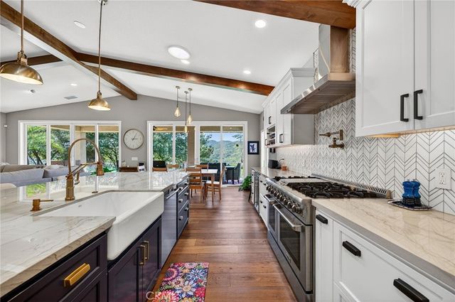 37527 La Encina Circle, Murrieta, CA 92562