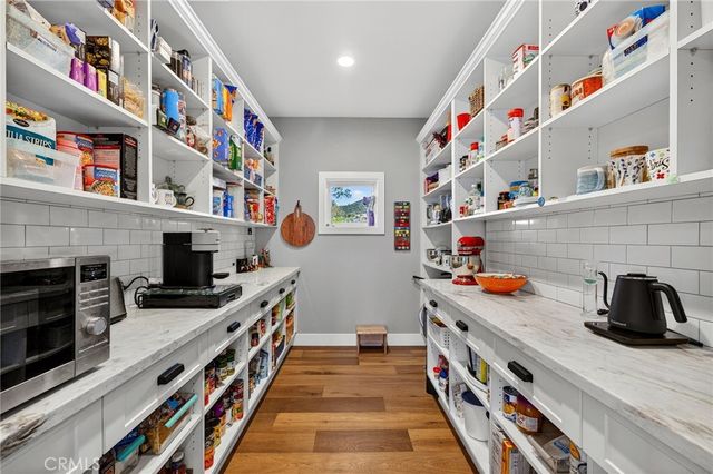 37527 La Encina Circle, Murrieta, CA 92562