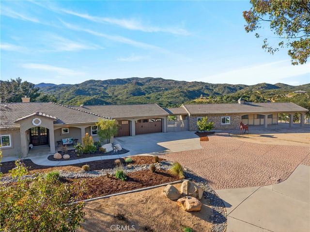 37527 La Encina Circle, Murrieta, CA 92562