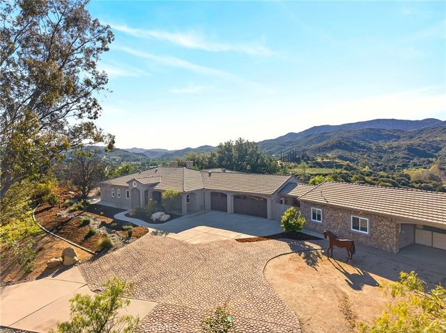 37527 La Encina Circle, Murrieta, CA 92562