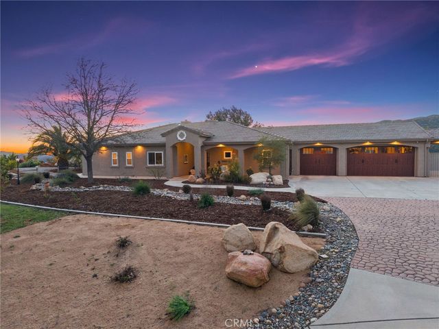 37527 La Encina Circle, Murrieta, CA 92562