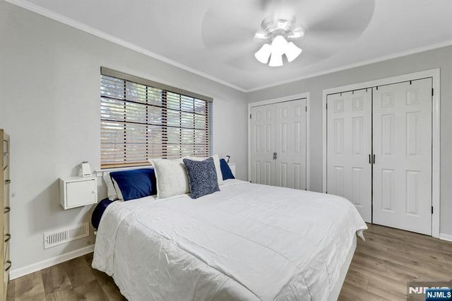 203 Mark Twain Way, Mahwah, NJ 07430