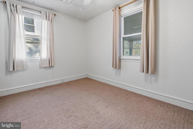 5 W DRUMBED RD, Villas, NJ 08251