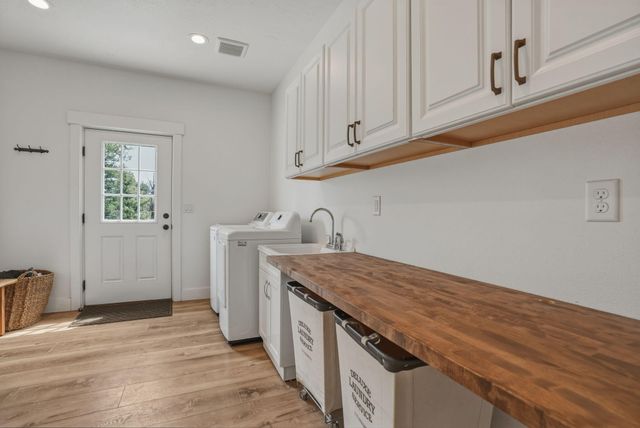 19250 Innes Market Road, Bend, OR 97703