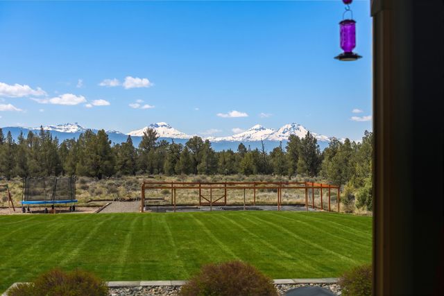 19250 Innes Market Road, Bend, OR 97703