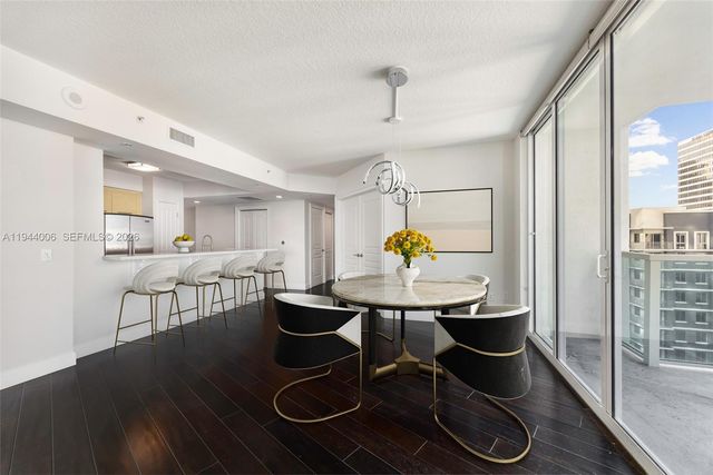 350 SE 2nd St 870, Fort Lauderdale, FL 33301