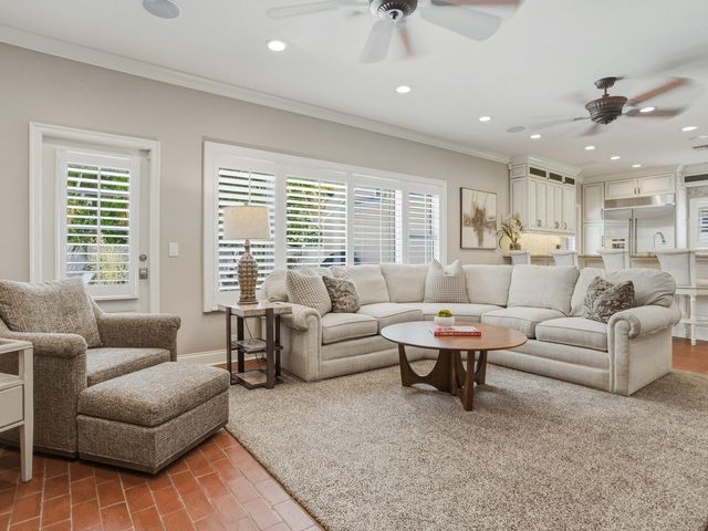 4507 W WATROUS AVENUE, Tampa, FL 33629