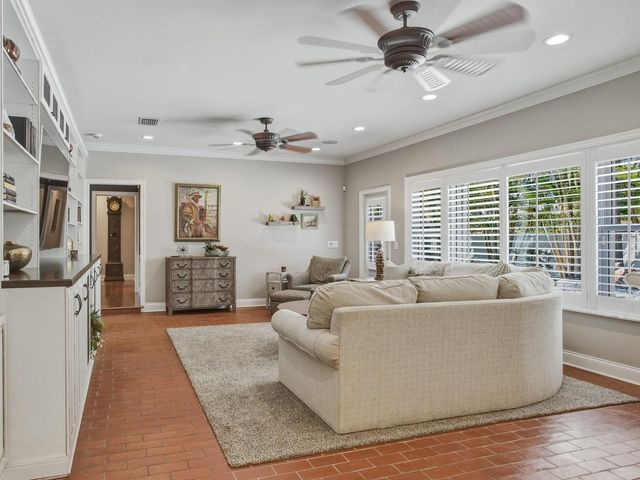 4507 W WATROUS AVENUE, Tampa, FL 33629