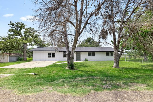 100 Shady Oaks Lane, Somerville, TX 77879